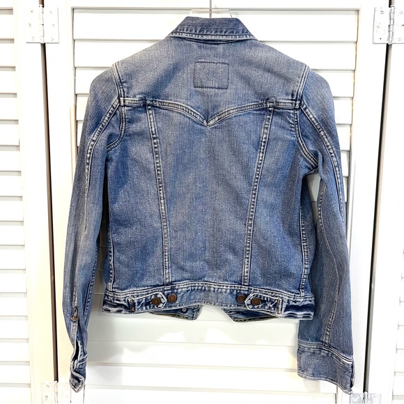 Abercrombie and Fitch Women’s distressed Jean Jacket - Picture 2 of 8